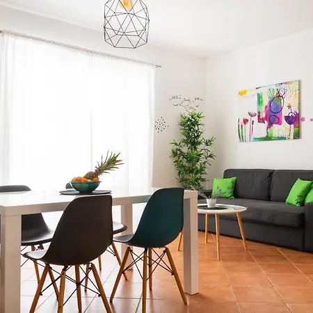 Mia アパート Palit